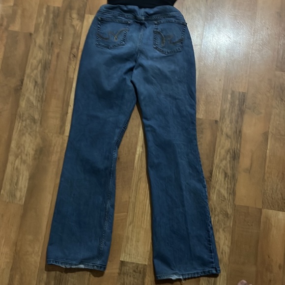 Large Maternity Jeans Bundle - Picture 4 of 10